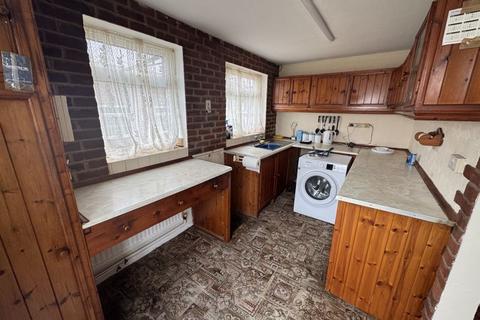 2 bedroom semi-detached bungalow for sale, Fern Bank Avenue, Newark NG22