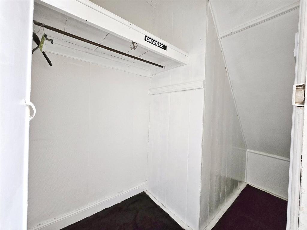 Walk-In Wardrobe