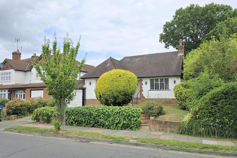 3 bedroom bungalow for sale, Colburn Avenue, Hatch End