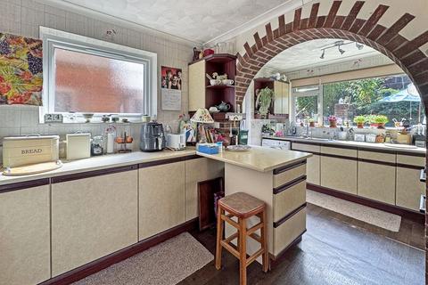 3 bedroom detached house for sale, Whitepit Lane, Newport PO30
