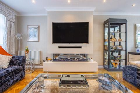 undefined, Coolgardie Avenue, Chigwell IG7