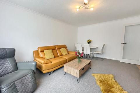 2 bedroom flat for sale, Hawkhirst Way, Kenley, Surrey, CR8 5DL