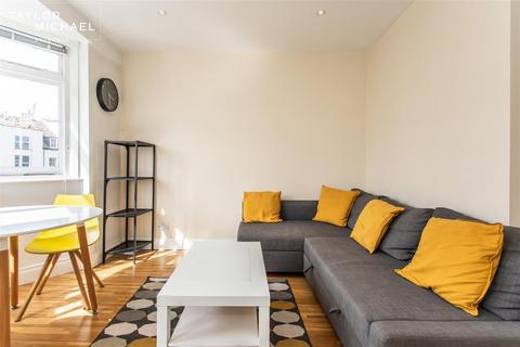 1 bedroom flat to rent, Lower Rock Gardens, Brighton
