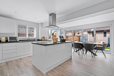 undefined, Medoc Close, Cheltenham GL50