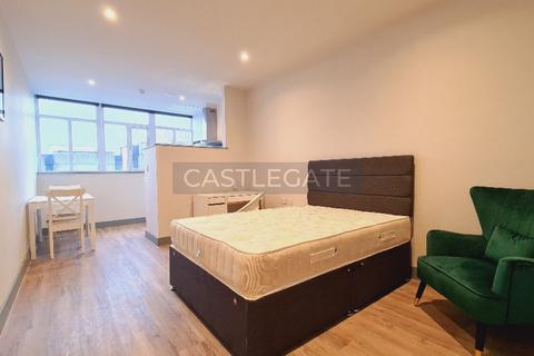 Studio to rent, Renaissance Works, New Street, Huddersfield, HD1 2AS