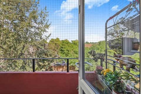 2 bedroom flat for sale, Palmer House, Lubbock Street, London, SE14