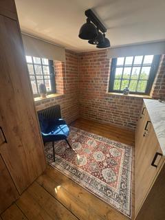 Studio to rent, The Warehouse, High Street PE21 8SP