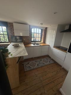 Studio to rent, The Warehouse,50 High Street, PE21 8SP