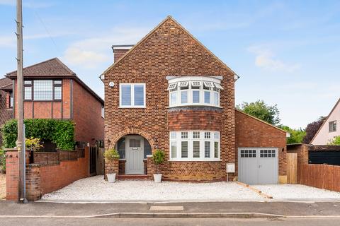 4 bedroom detached house for sale, Gloucester Drive, Staines-upon-thames, TW18