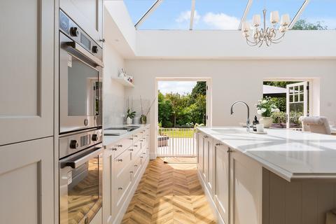 undefined, Gloucester Drive, Staines-upon-thames, TW18