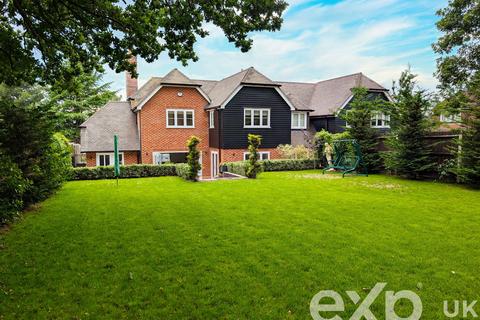 4 bedroom semi-detached house for sale, Castle Dene, Maidstone ME14