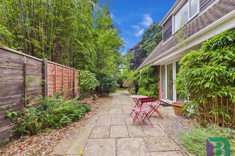3 bedroom detached house for sale, Church Road, Woburn Sands MK17