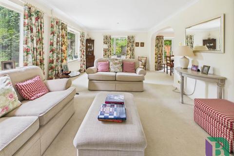 3 bedroom detached house for sale, Church Road, Woburn Sands MK17