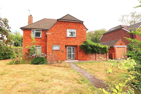3 bedroom detached house for sale, Revelstoke Avenue, Farnborough GU14