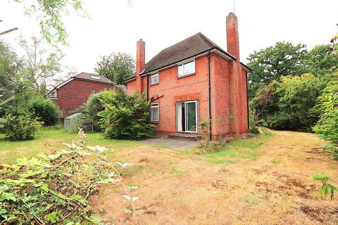 3 bedroom detached house for sale, Revelstoke Avenue, Farnborough GU14