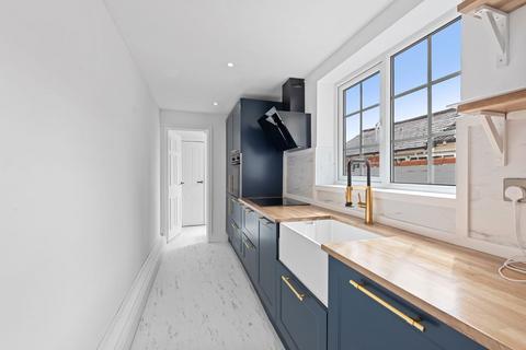4 bedroom terraced house for sale, North Parade, Grantham NG31