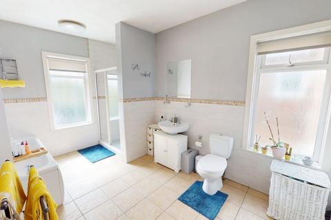 27 Chorley Road, Westhoughton, Bolton, BL5 3PD