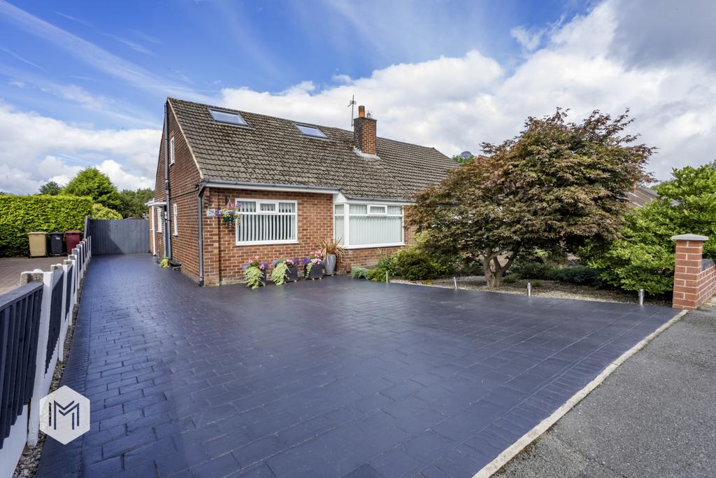 Broadstone Road, Harwood, Bolton, BL2... 3 bed bungalow - £299,950