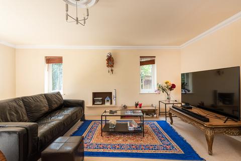 undefined, Wendover Way, Aylesbury, Buckinghamshire, HP21