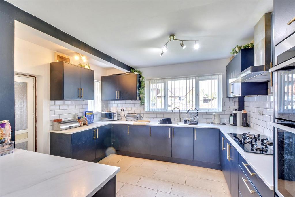 Kitchen  (2).jpeg