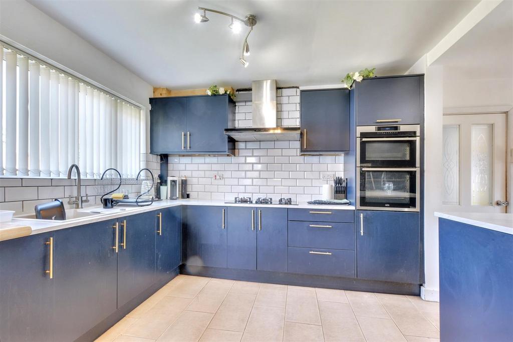 Kitchen  (1).jpeg