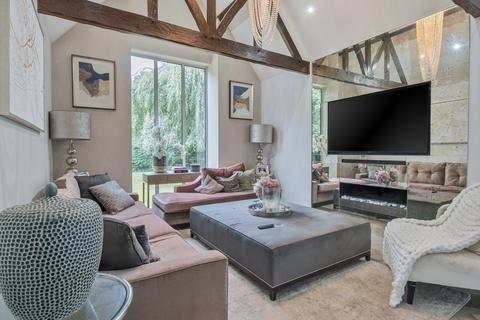4 bedroom detached house for sale, Hollydale Drive, Bromley
