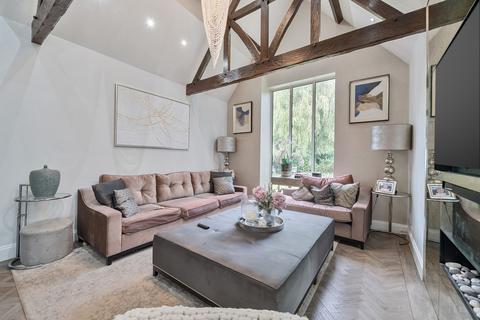 4 bedroom detached house for sale, Hollydale Drive, Bromley