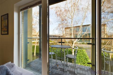 1 bedroom apartment for sale, Byron Road, Addlestone, Surrey, KT15