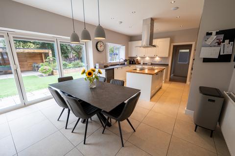 50 Causer Road, Barton Under Needwood, Burton-on-trent, DE13 8FB