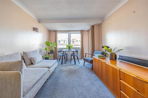 1 bedroom apartment for sale, HOLLAND ROAD, Westcliff-On-Sea