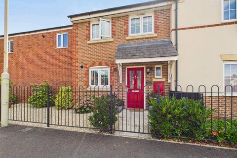 83 Diamond Jubilee Close, Gloucester, GL1 4LR