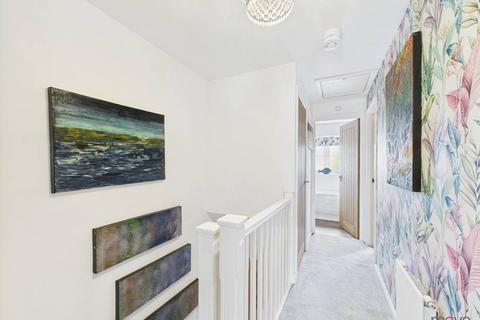 83 Diamond Jubilee Close, Gloucester, GL1 4LR