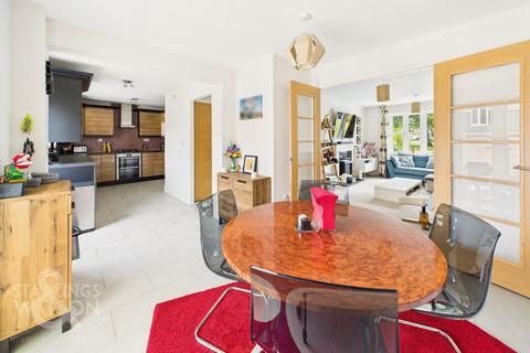 4 bedroom detached house for sale, Honeysuckle Way, Attleborough