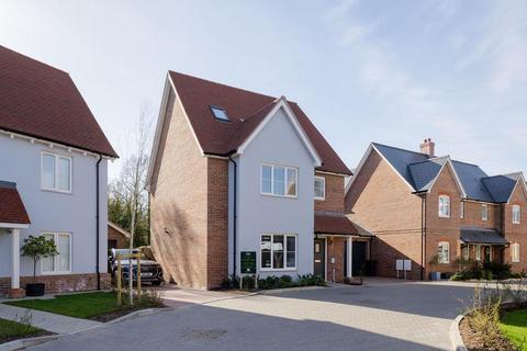 4 bedroom detached house for sale, Hawthorn Close, Bicknacre