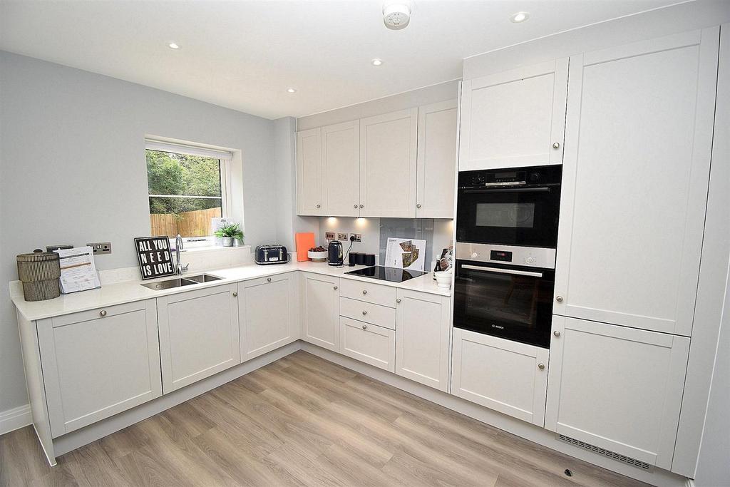 Kitchen - 3.JPG