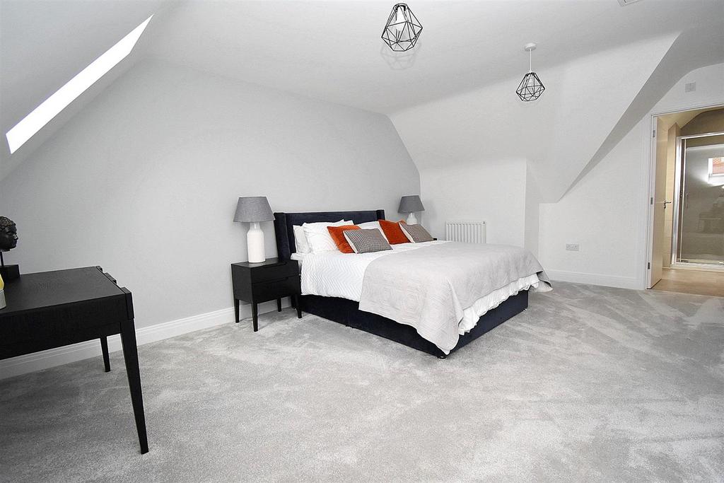 Master bedroom - 3.JPG