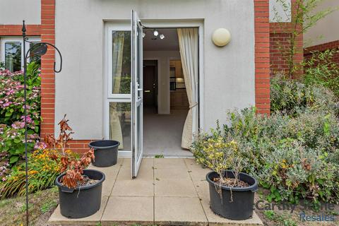 1 bedroom apartment for sale, Farringford Court, 1 Avenue Road, Lymington, Hampshire