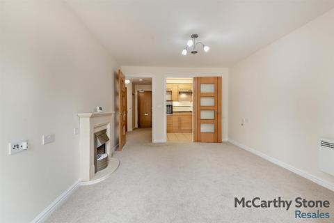 1 bedroom apartment for sale, Farringford Court, 1 Avenue Road, Lymington, Hampshire