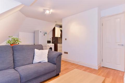 1 bedroom apartment to rent, Avondale Road, London, N15