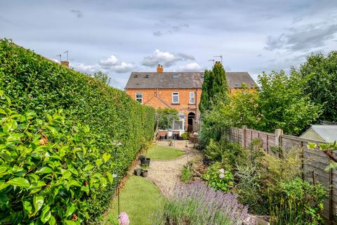 3 bedroom terraced house for sale, Shrubbery Road, Bromsgrove, B61