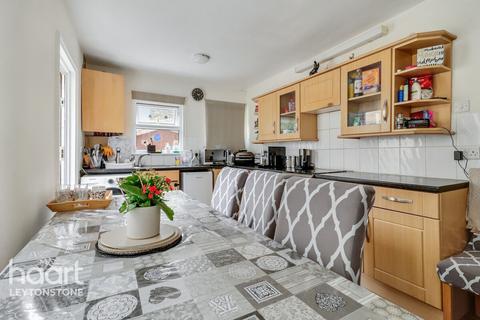 3 bedroom terraced house for sale, Pretoria Road, London