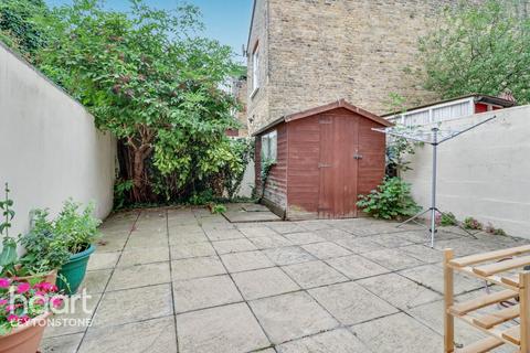 3 bedroom terraced house for sale, Pretoria Road, London