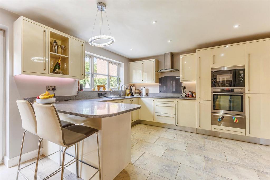 6 R1 A8756-HDR.jpeg
