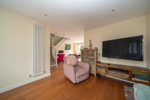 16 Bronte Crescent, Hemel Hempstead, HP2 7NT