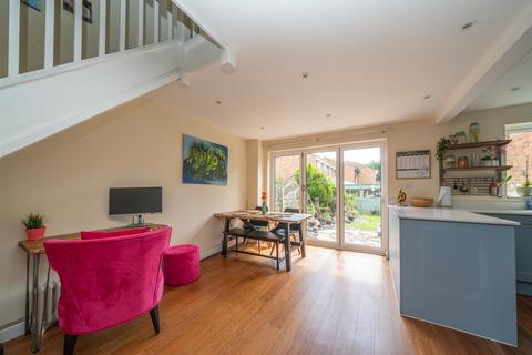 16 Bronte Crescent, Hemel Hempstead, HP2 7NT