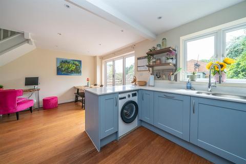16 Bronte Crescent, Hemel Hempstead, HP2 7NT