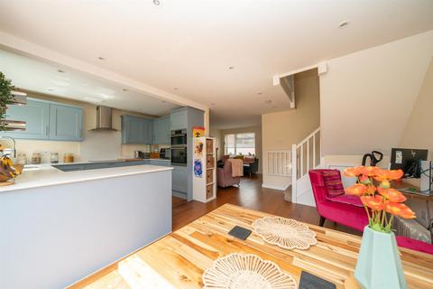 16 Bronte Crescent, Hemel Hempstead, HP2 7NT