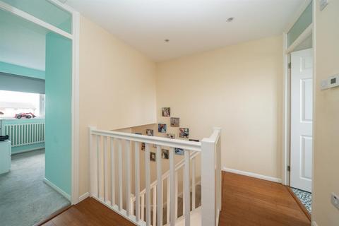 16 Bronte Crescent, Hemel Hempstead, HP2 7NT
