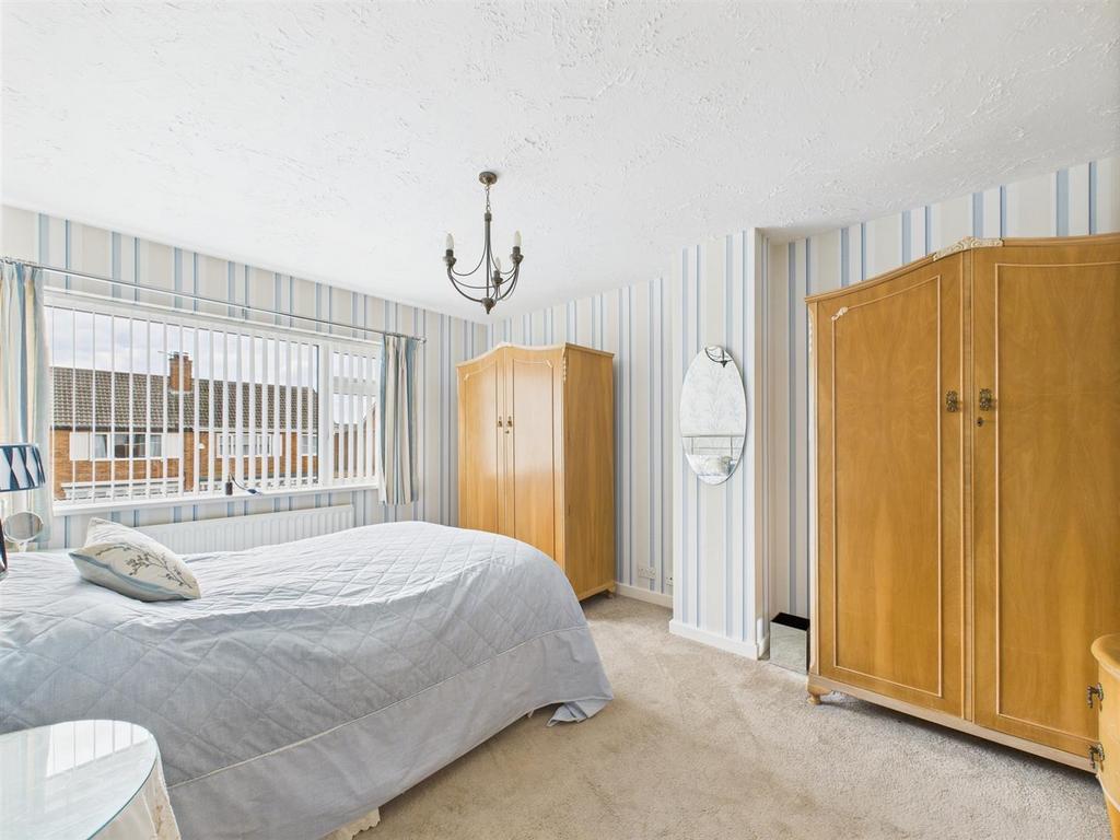 Bed 1.jpg