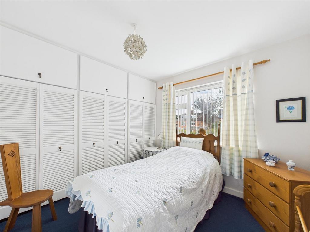 Bed 2.jpg